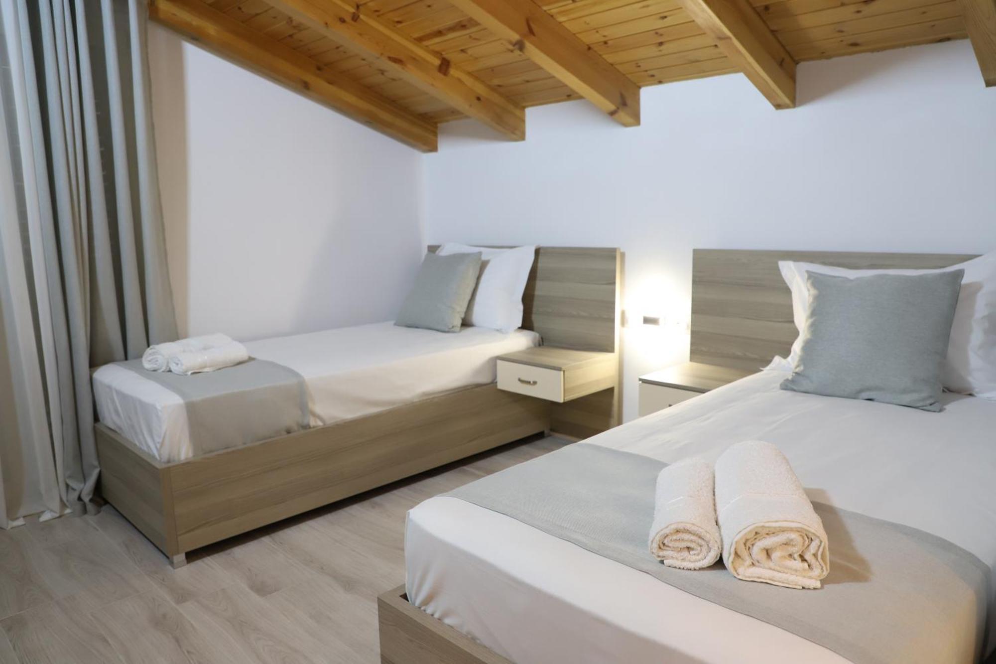 Guesthouse Kazazi Berat Exterior photo